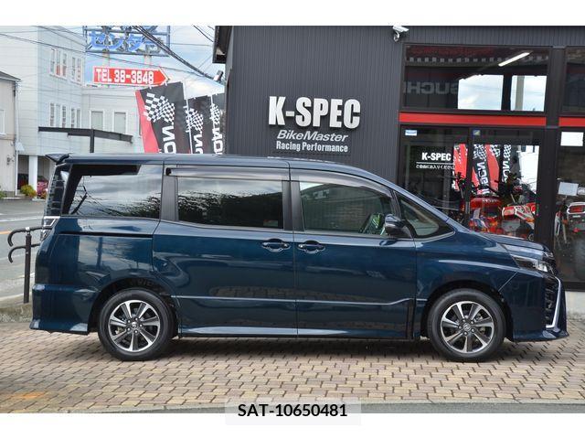 Toyota VOXY 2020-06 203166-3