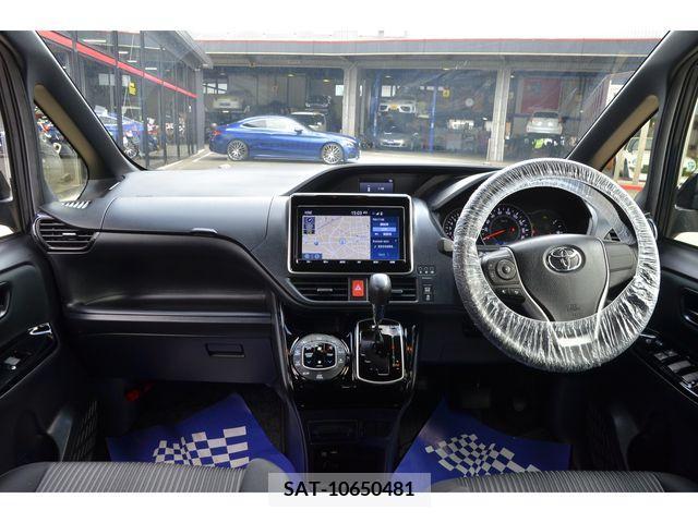 Toyota VOXY 2020-06 203166-6