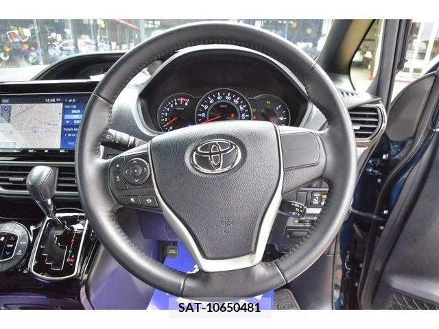 Toyota VOXY 2020-06 203166-7