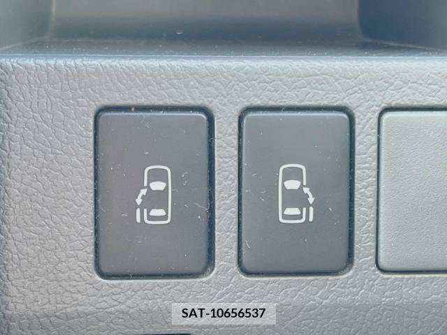 Toyota VOXY 2009-09 255677-3