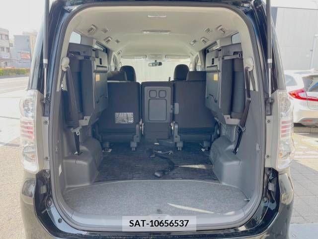 Toyota VOXY 2009-09 255677-8