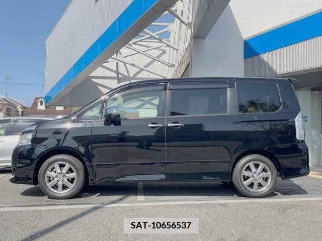 Toyota VOXY 2009-09 255677-19