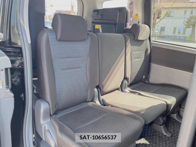 Toyota VOXY 2009-09 255677-7