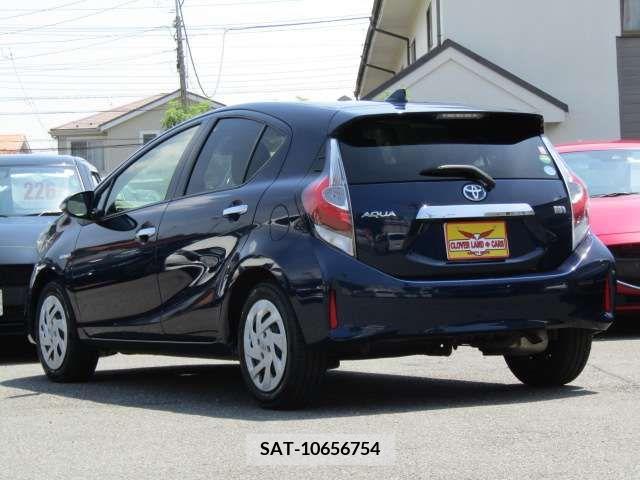 Toyota AQUA 2019-01 347919-11