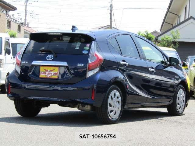 Toyota AQUA 2019-01 347919-10