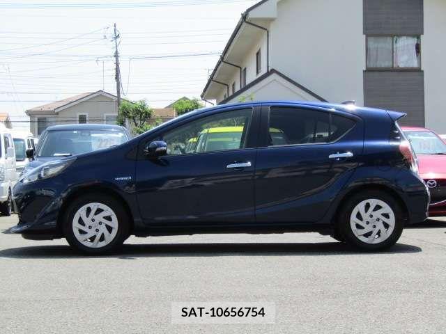 Toyota AQUA 2019-01 347919-7