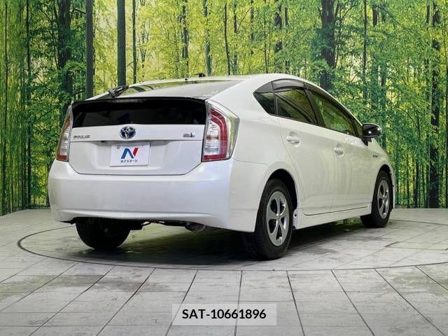 Toyota PRIUS 2013-01 344634-17