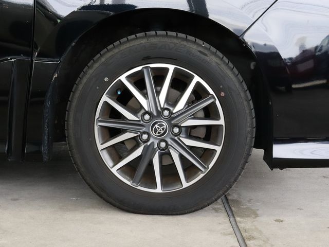 Toyota VOXY 2017-01 9562-5
