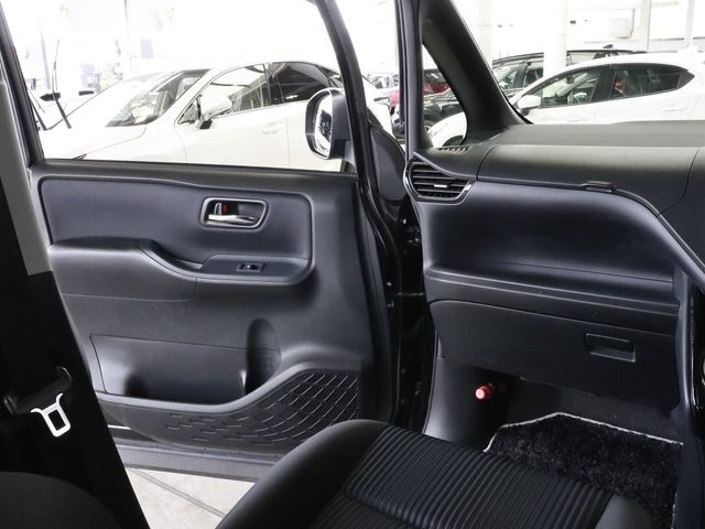 Toyota VOXY 2017-01 9562-17