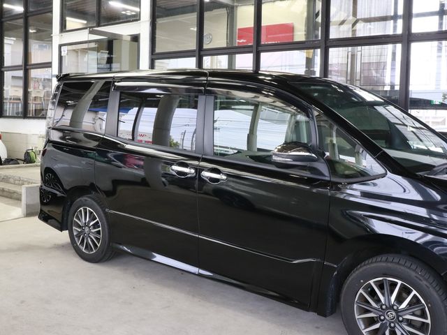 Toyota VOXY 2017-01 9562-6
