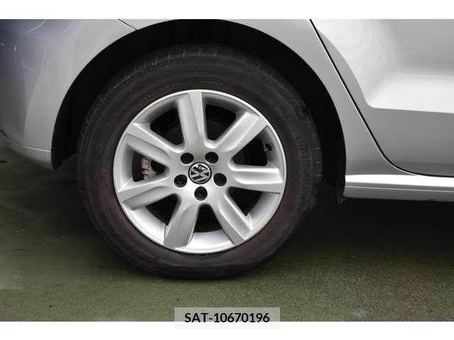 VolksWagen POLO 2010-12 221815-11