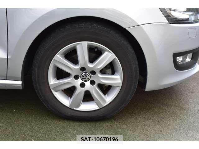 VolksWagen POLO 2010-12 221815-12