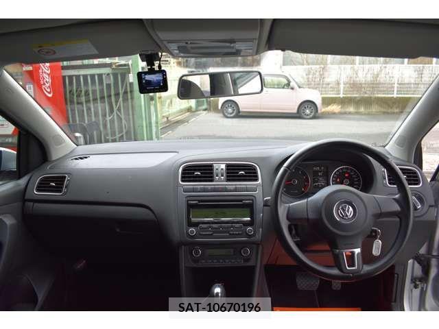 VolksWagen POLO 2010-12 221815-15