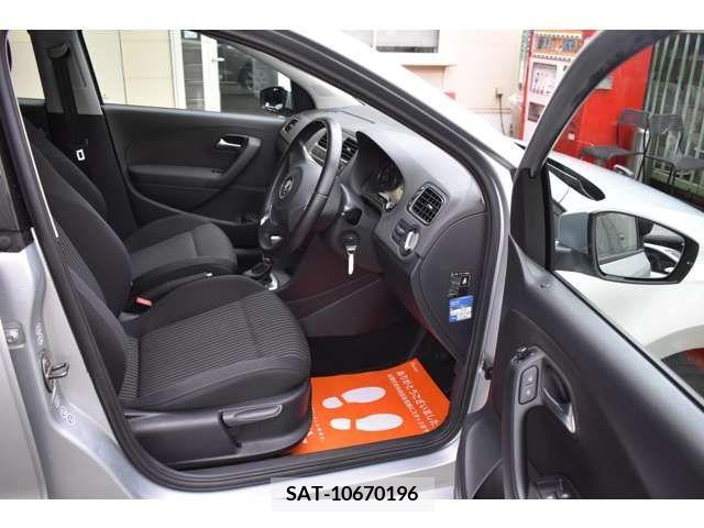 VolksWagen POLO 2010-12 221815-13