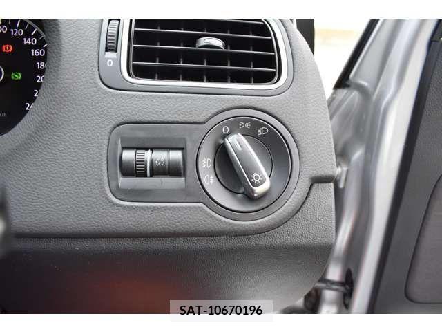 VolksWagen POLO 2010-12 221815-19