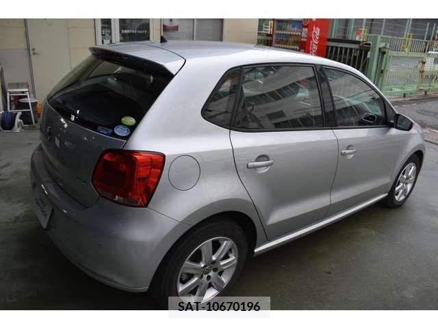 VolksWagen POLO 2010-12 221815-7