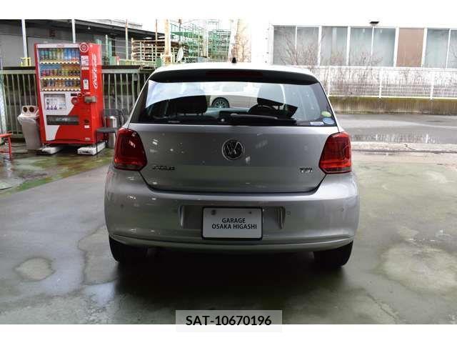 VolksWagen POLO 2010-12 221815-6