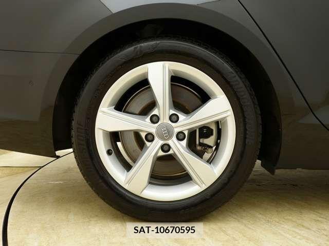 Audi A4 2019-07 246365-12