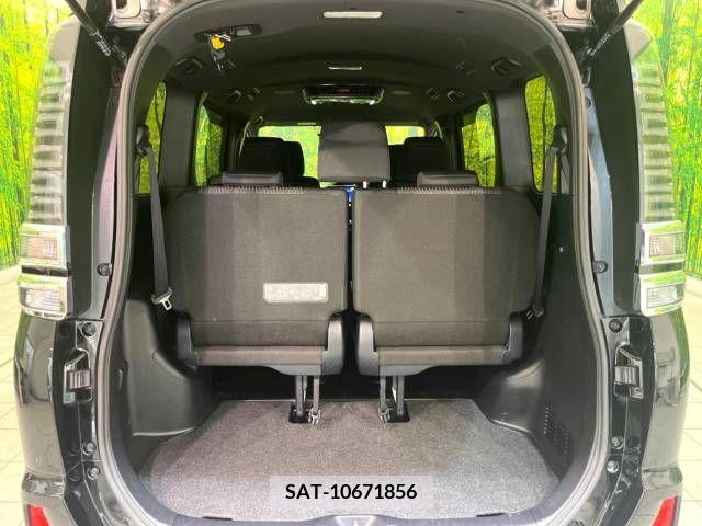 Toyota VOXY 2019-06 379474-10