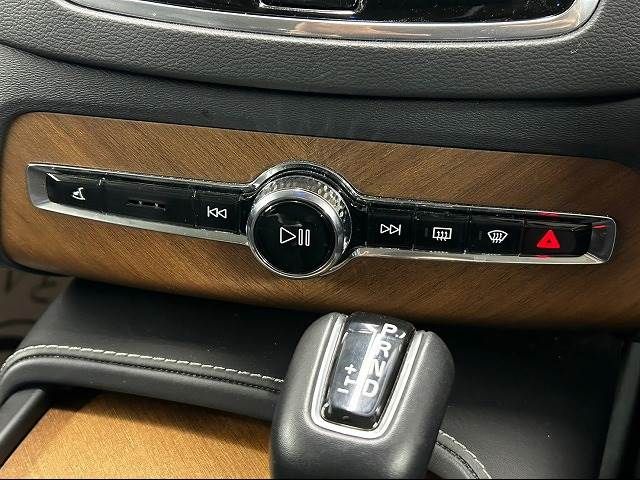 Volvo XC90 2019-05 5712-13