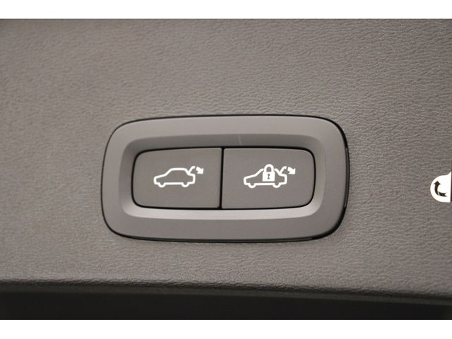 Volvo XC40 2019-11 22075-21