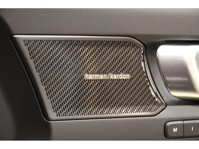 Volvo XC40 2019-11 22075-11