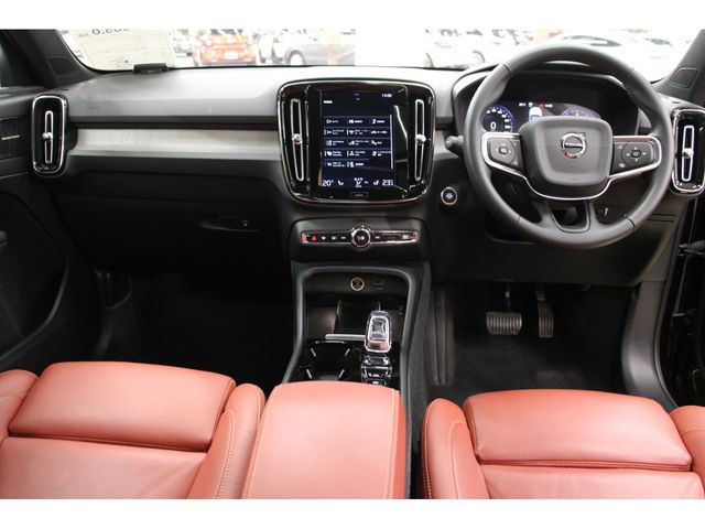 Volvo XC40 2019-11 22075-1