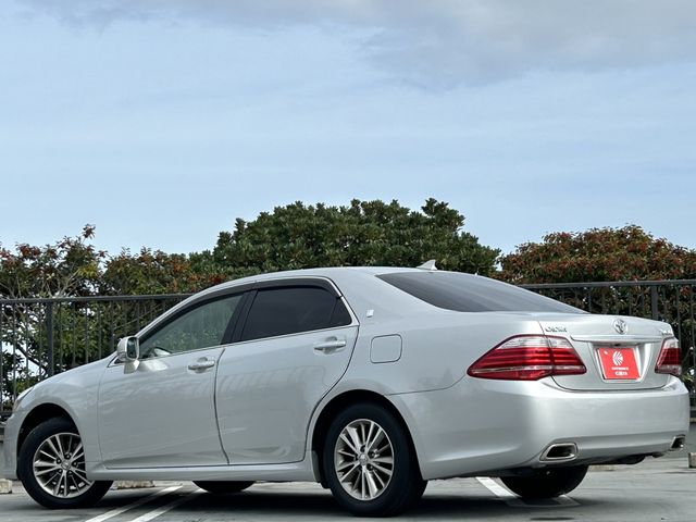 Toyota CROWN SEDAN 2010-11 186015-2