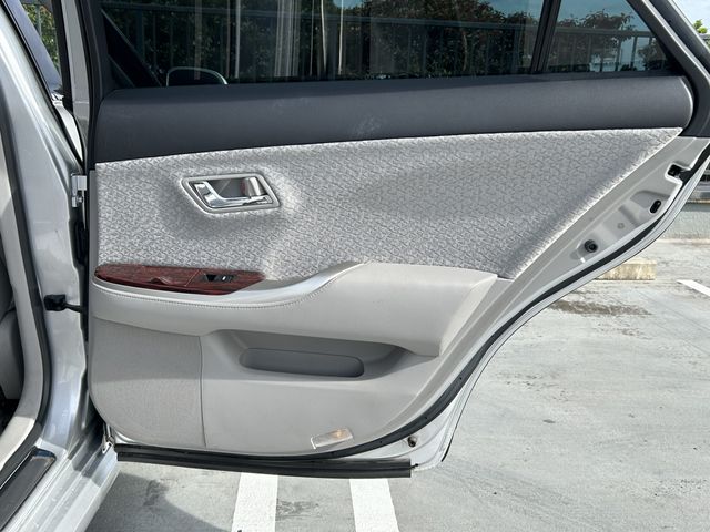 Toyota CROWN SEDAN 2010-11 186015-25