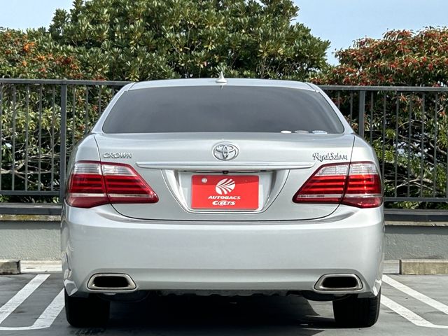 Toyota CROWN SEDAN 2010-11 186015-6
