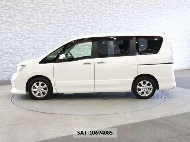 Nissan SERENA 2011-10 367627-5
