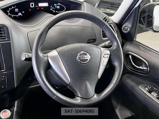 Nissan SERENA 2011-10 367627-13