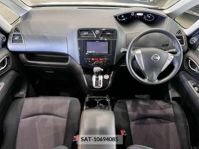 Nissan SERENA 2011-10 367627-12