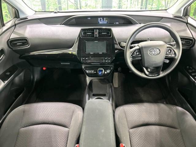 Toyota PRIUS 2019-06 11006-1