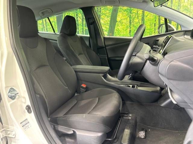 Toyota PRIUS 2019-06 11006-8