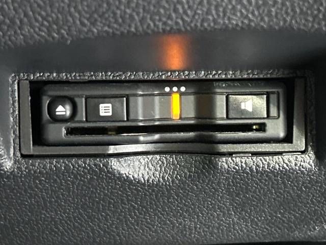 Toyota PRIUS 2019-06 11006-7