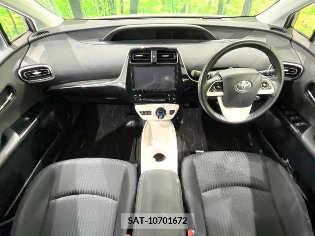 Toyota PRIUS 2016-01 377742-1