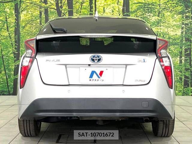 Toyota PRIUS 2016-01 377742-15