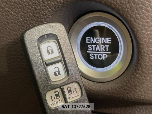 Honda N BOX 2019-05 213820-2