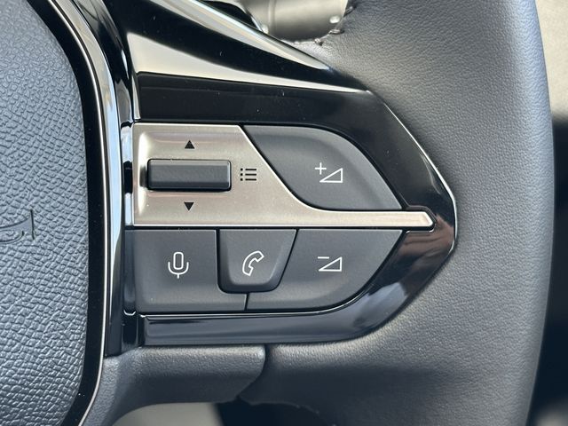 Peugeot 308 2023-03 186010-12