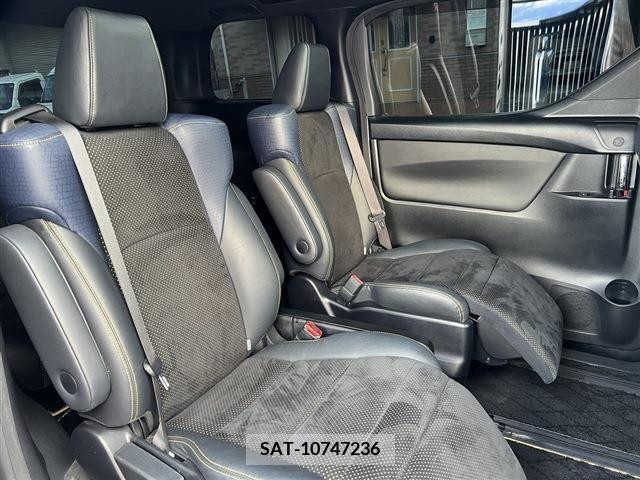 Toyota VELLFIRE 2017-11 207725-19