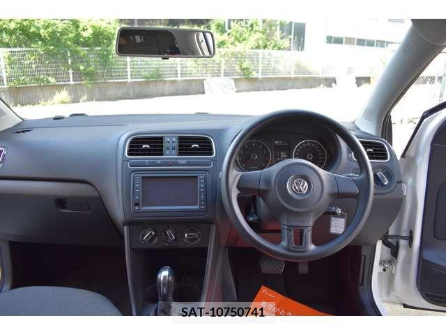 VolksWagen POLO 2012-05 320198-9