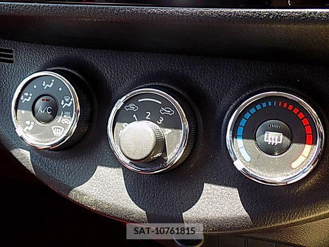 Toyota VITZ 2015-06 370152-16