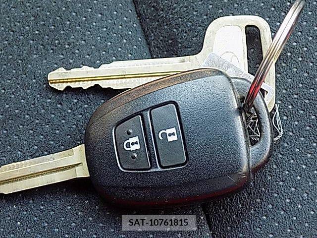 Toyota VITZ 2015-06 370152-19