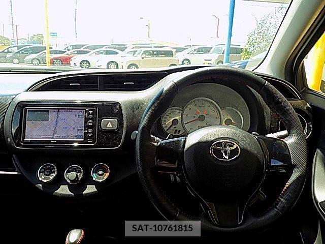 Toyota VITZ 2015-06 370152-1