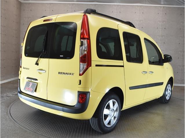 Renault KANGOO 2017-06 16084-1