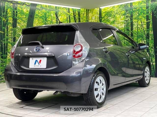 Toyota AQUA 2012-07 356234-17