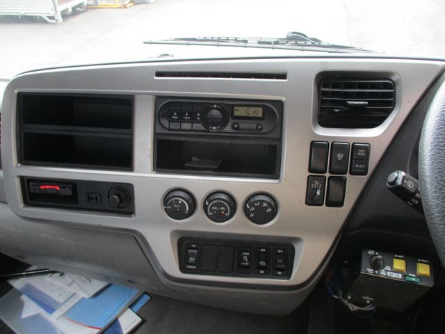 Nissan CONDOR 2018-01 3928-16