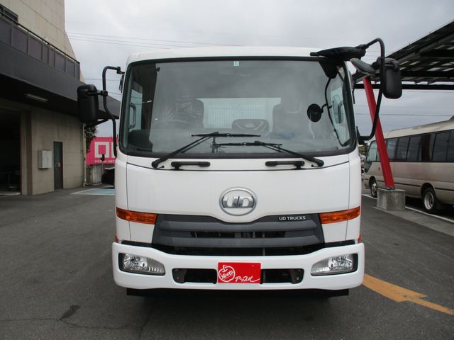 Nissan CONDOR 2018-01 3928-9