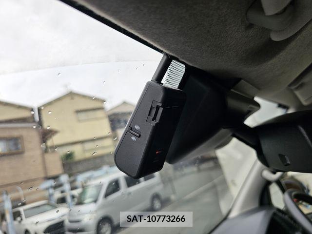 Toyota HIACE WAGON 2019-07 325289-9